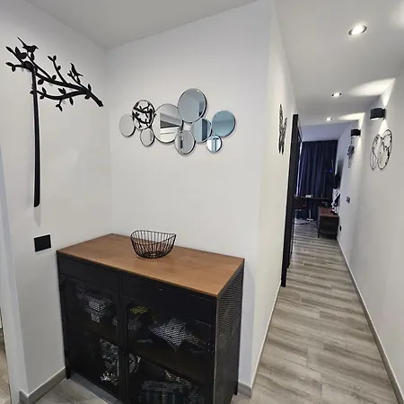 Yumbo-europa アパート