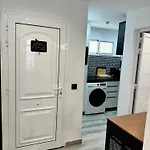 Apartment Modern Premium Apt-europa Near Ccyumbo *