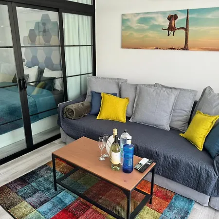 Апартаменти Modern Premium Apt-europa Near Ccyumbo *